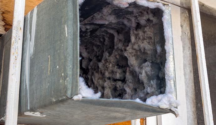 Dirty air duct