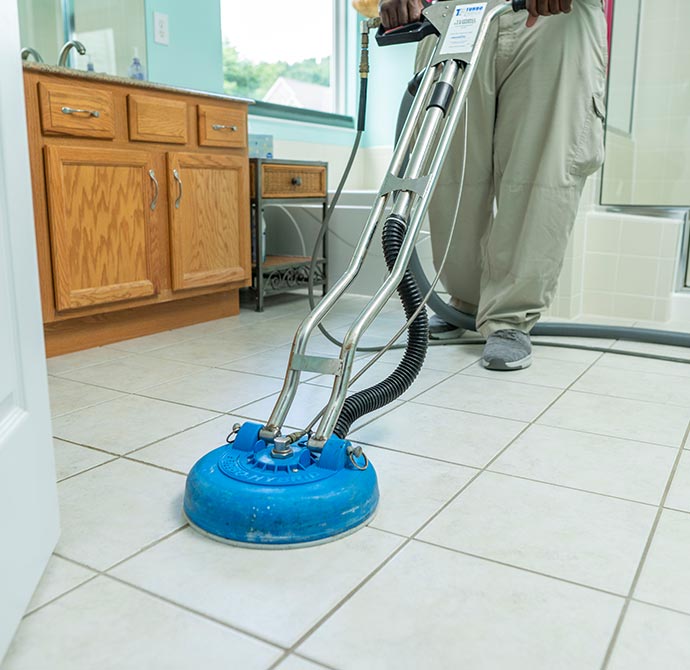 Floor cleaning with equipment